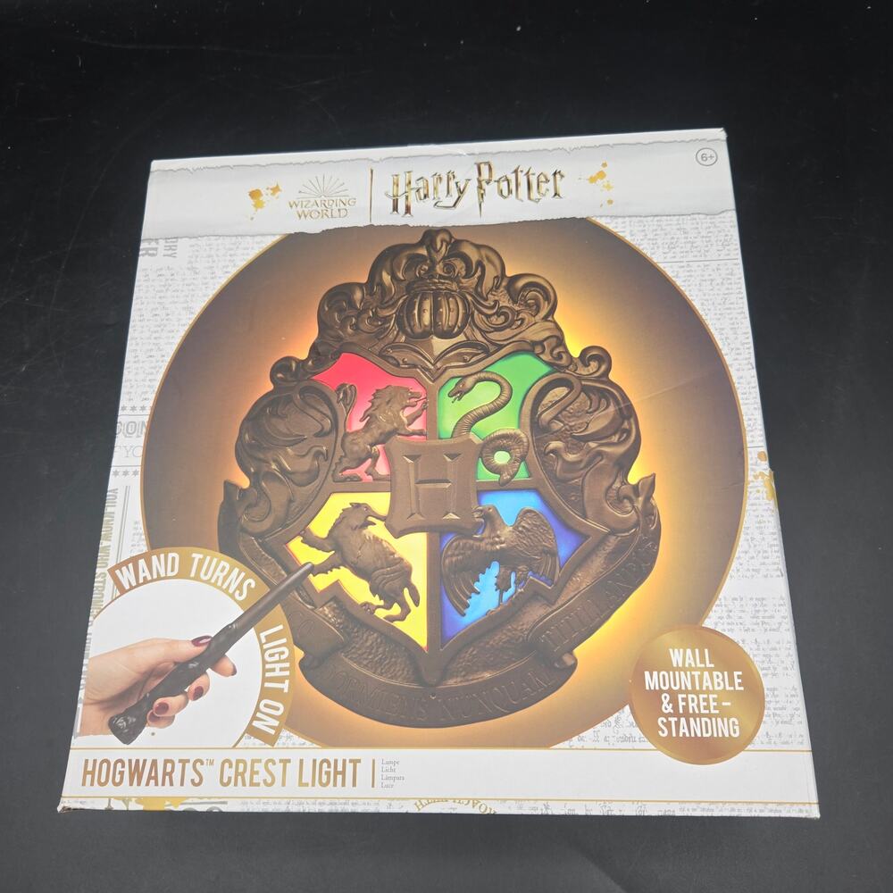 Harry Potter Hogwarts Crest Light Paladone Wand Activated Open Box Complete